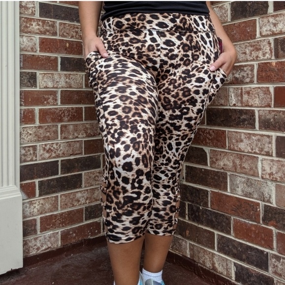 NEW Plus Size Leopard Strappy Leggings 1X-3X - Picture 2 of 4